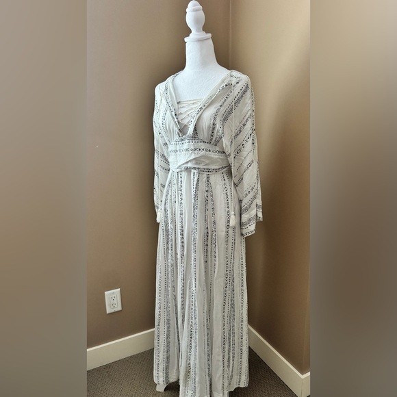 Boho Lace-Up V-Neck White Dress with Black Embroidered Stripes - Picture 2 of 6